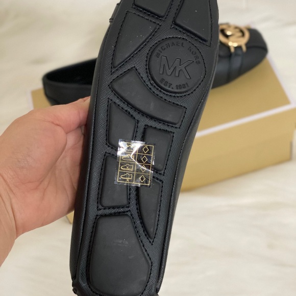 MK shoes - Picture 5 of 5